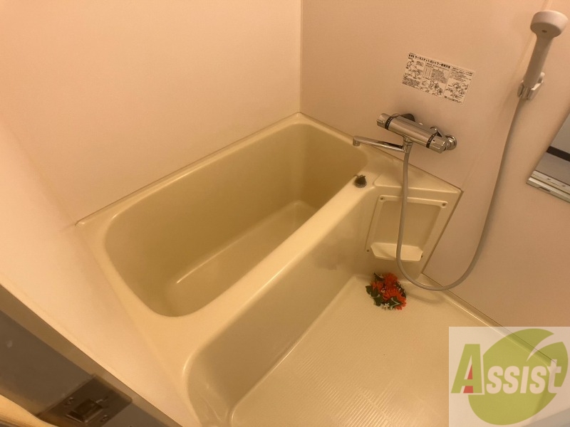 バス・シャワールーム　疲れを癒すには湯船でゆっくりするのが良いですよ。