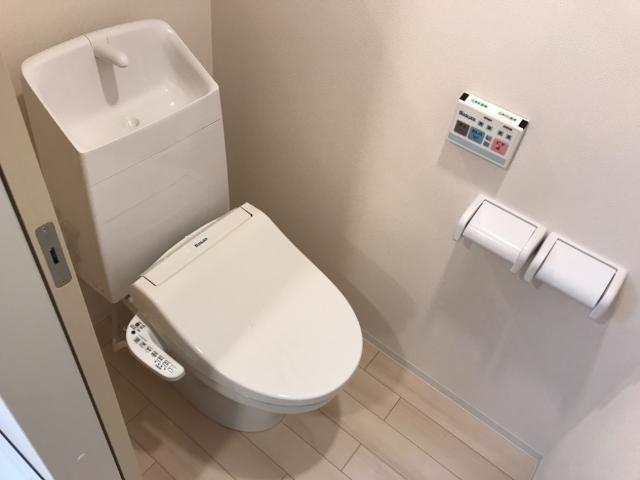 トイレ　シャワー付トイレ