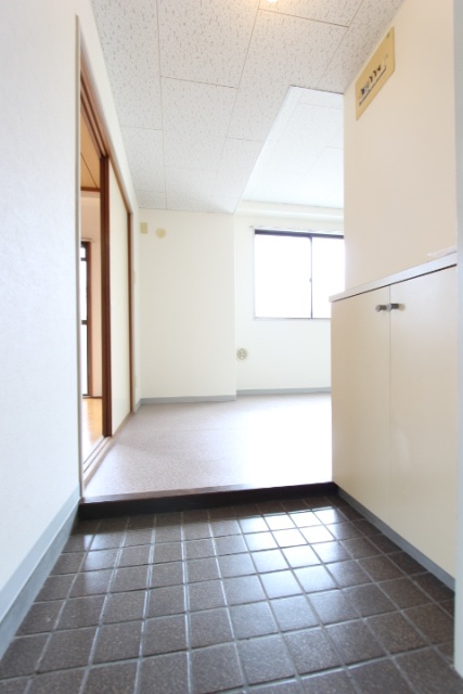 玄関　同物件別号室の写真