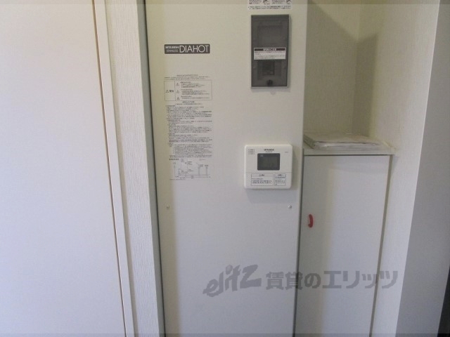 その他設備　電気温水器