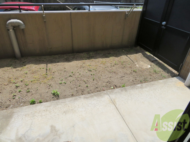 バルコニー　バルコニーの代わりに、スペースがありますよー。