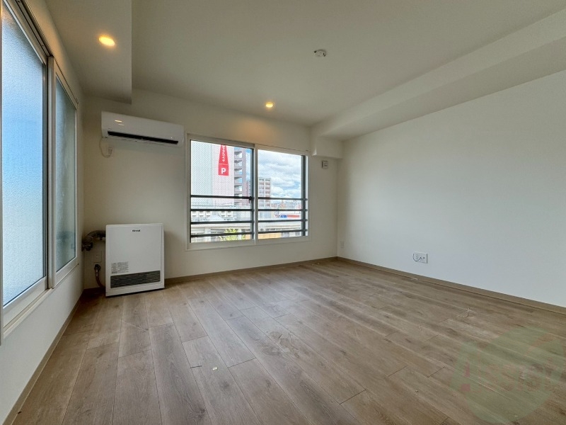 居室・リビング　広々としたリビングですね。使い勝手がよさそうですね！