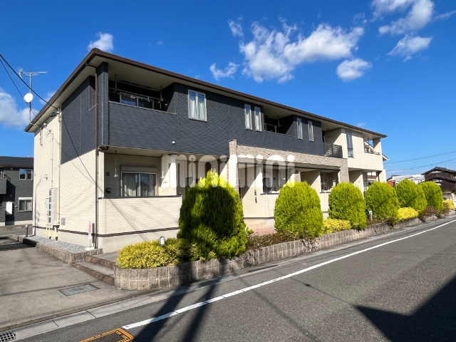 建物外観　お洒落な外観、南向きですよ。