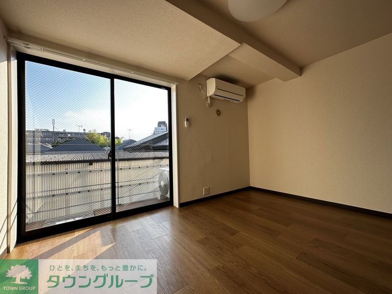 居室・リビング　庭