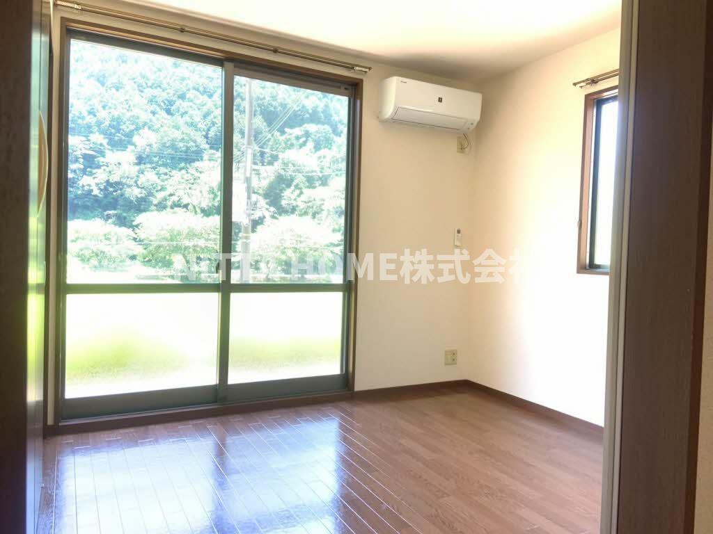 居室・リビング　テラス付きのお部屋です♪