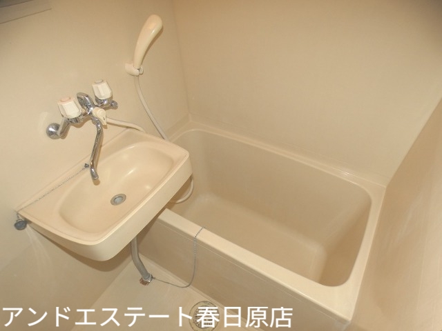 バス・シャワールーム　ワイドな浴槽