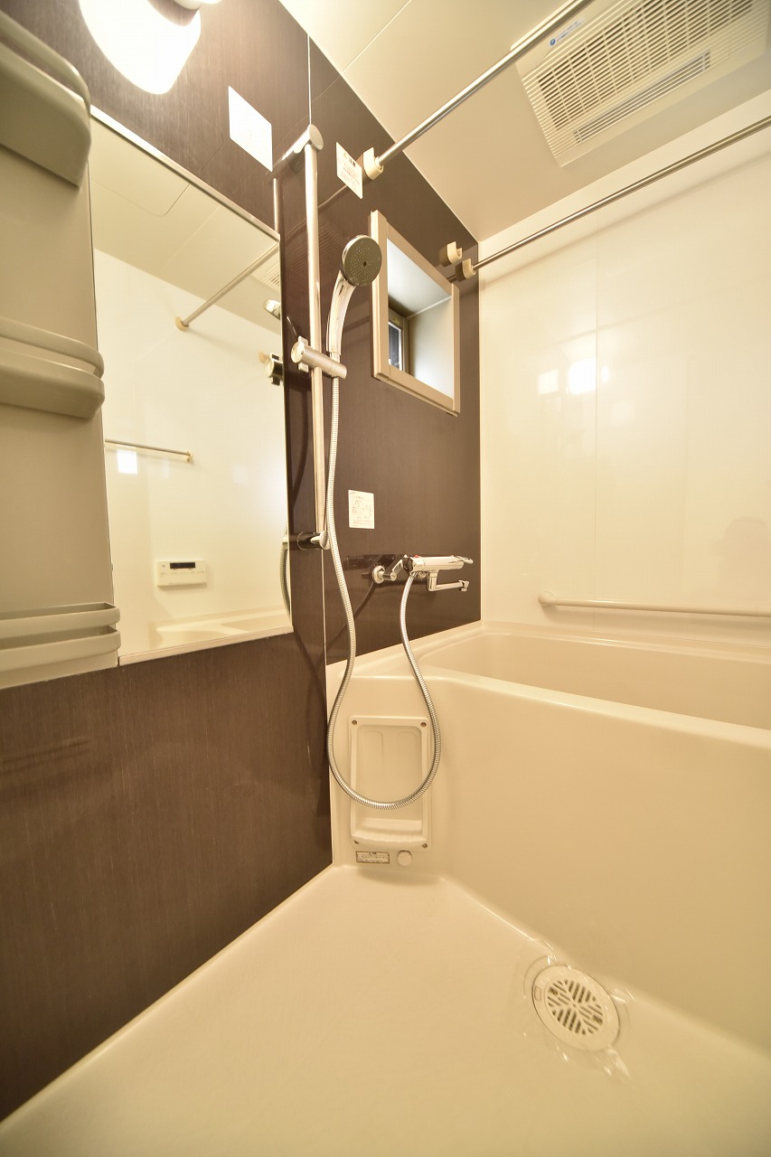 バス・シャワールーム　バス
