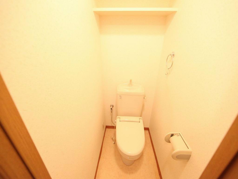 トイレ　温水洗浄便座付トイレ