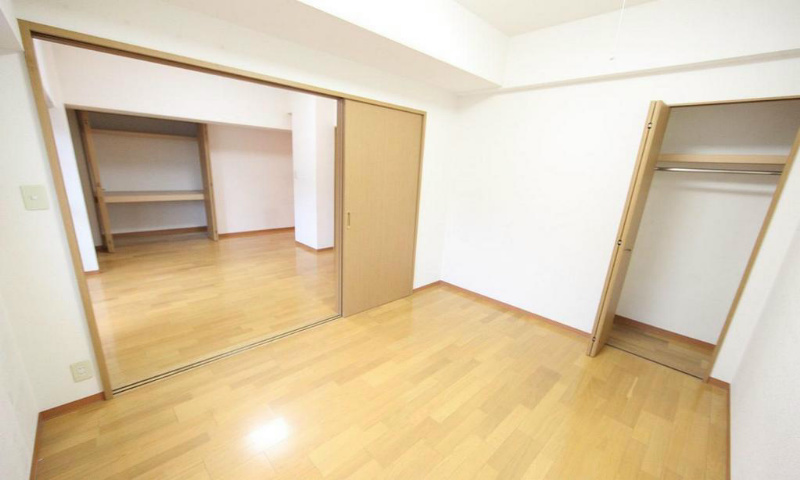 その他部屋・スペース　洋室5.6帖　クローゼット付（収納充実してます）