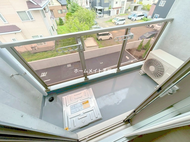 バルコニー　バルコニー付きでございます！