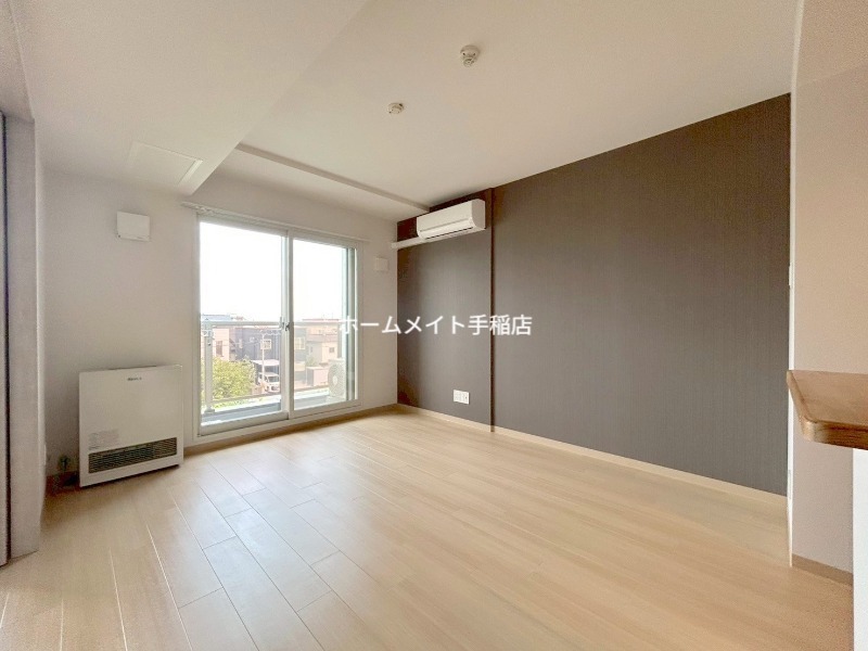 居室・リビング　広々リビングスペースございます！