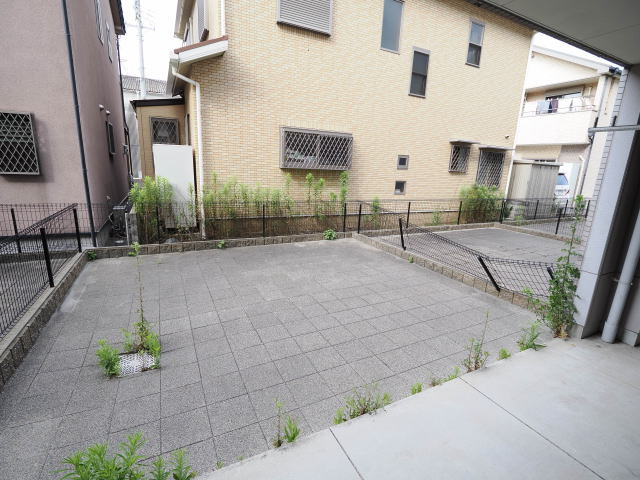 バルコニー　専用庭