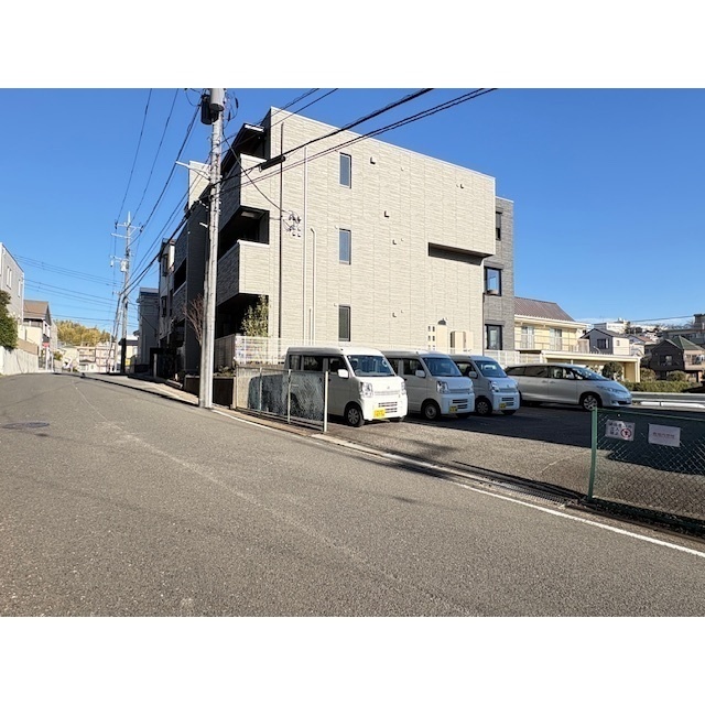 建物外観　重厚感のある佇まい♪