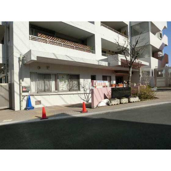 幼稚園・保育園　小桜愛児園（幼稚園・保育園）まで230m