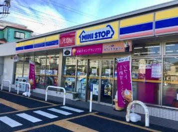 コンビニ　ミニストップ千葉検見川2丁目店（コンビニ）まで300m