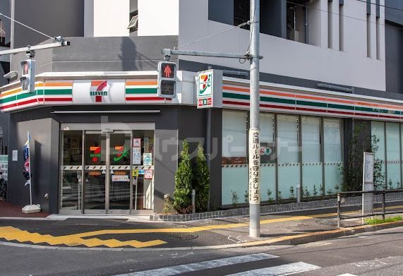 コンビニ　セブンイレブン板橋本町駅東店（コンビニ）まで180m