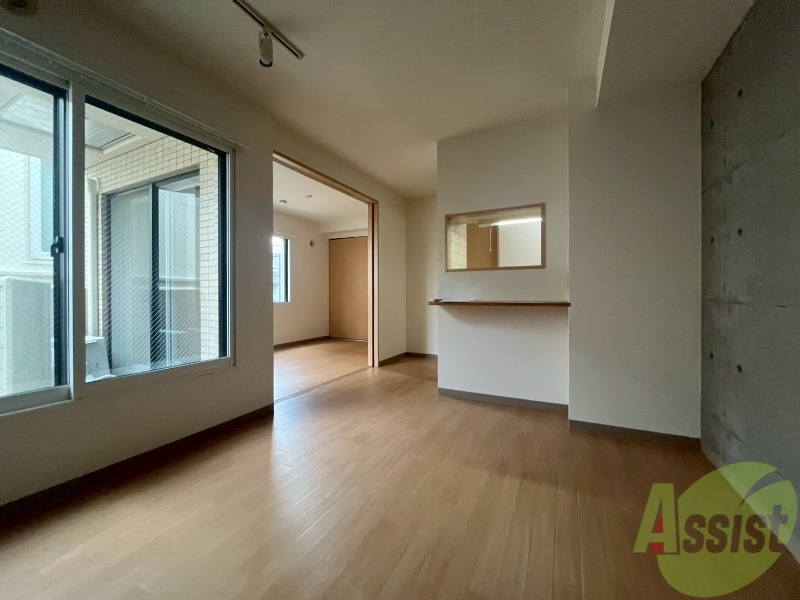 居室・リビング　広々としたリビングですね。使い勝手がよさそうですね！