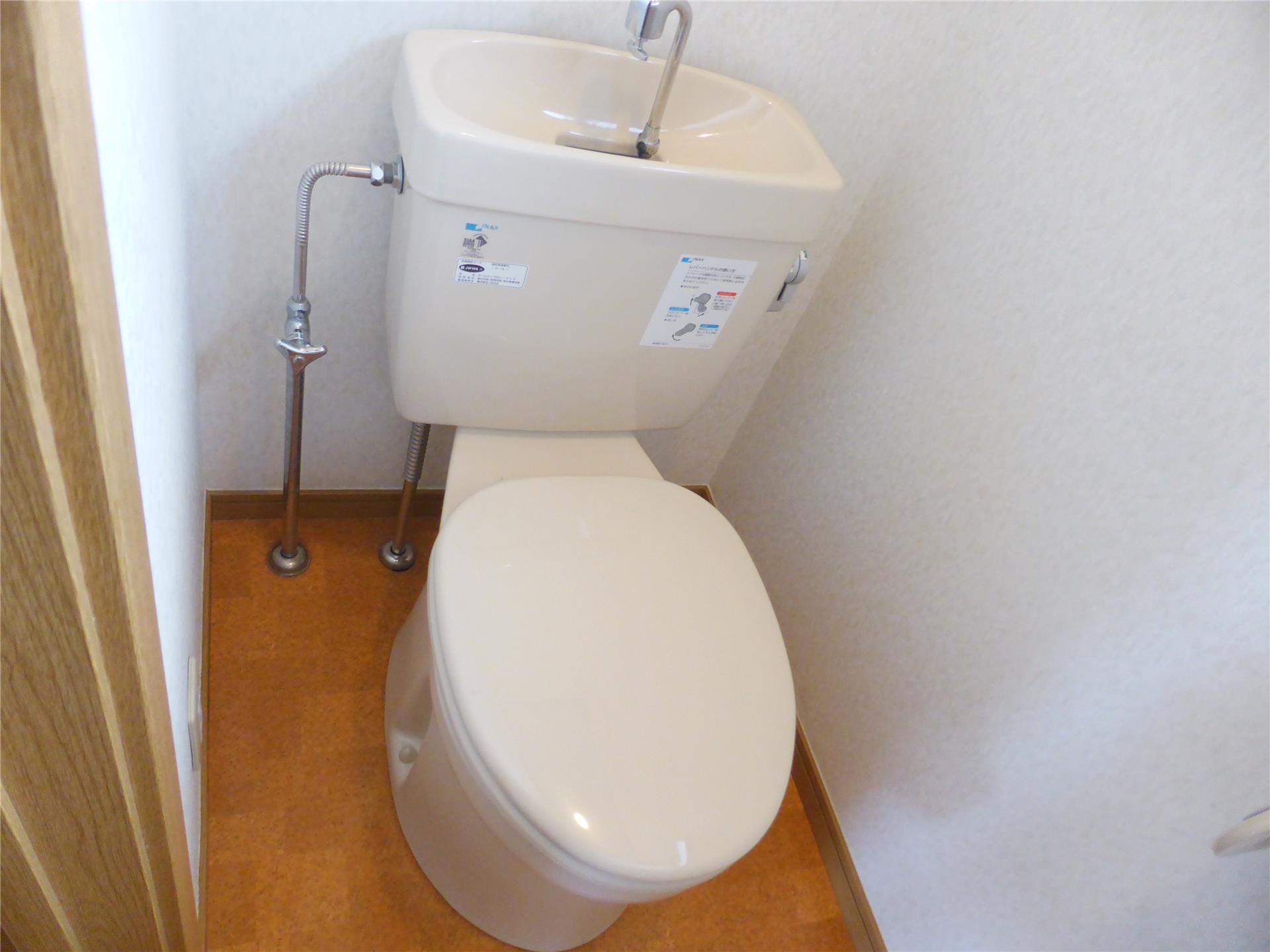 トイレ　簡易水洗です。