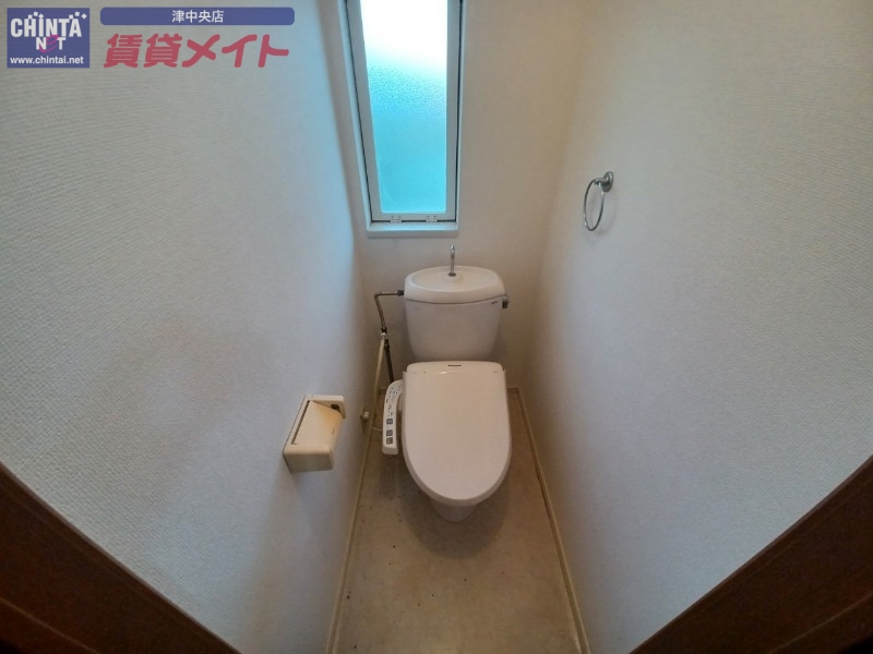 トイレ　同型参考写真