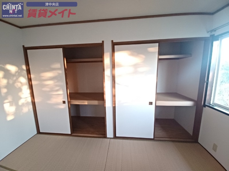 収納　同型参考写真