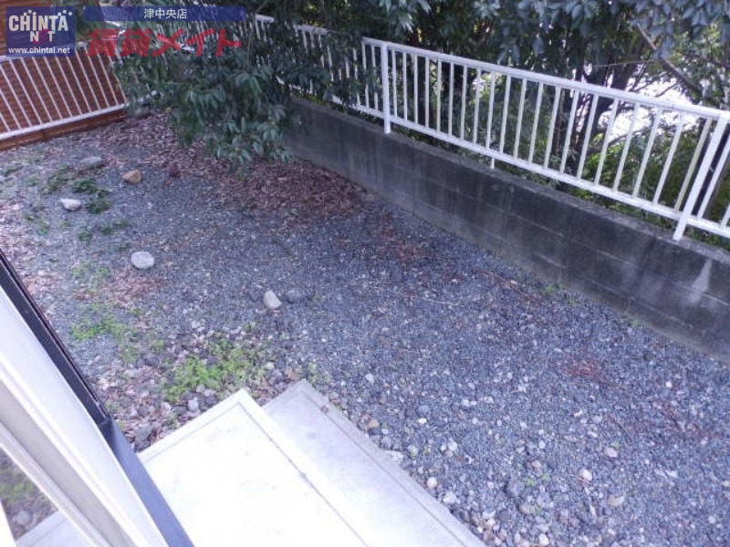 庭　同型参考写真