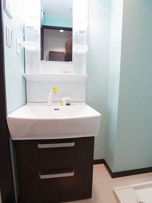 洗面設備　金太郎ヒルズ１００の独立洗面台　別室参照