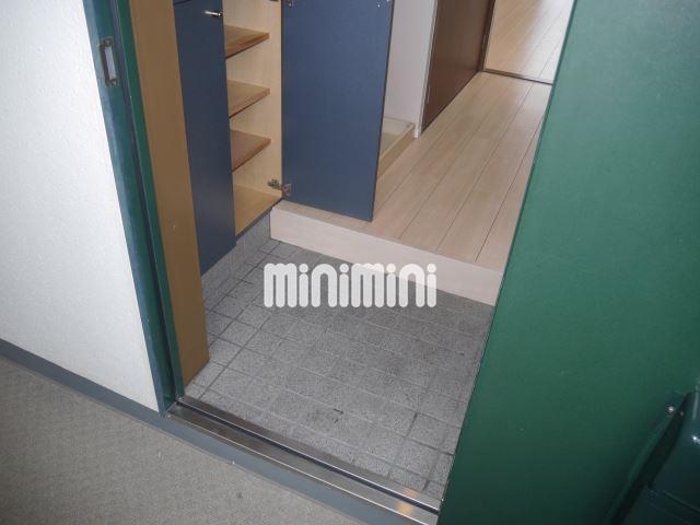 玄関　下駄箱も付いています！