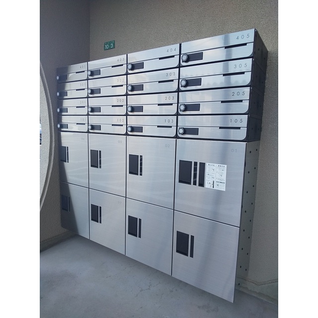 エントランス　宅配ボックス