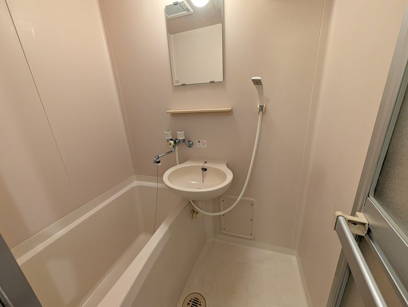 バス・シャワールーム　別部屋の写真です
