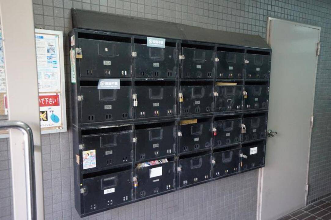 エントランス　ポスト