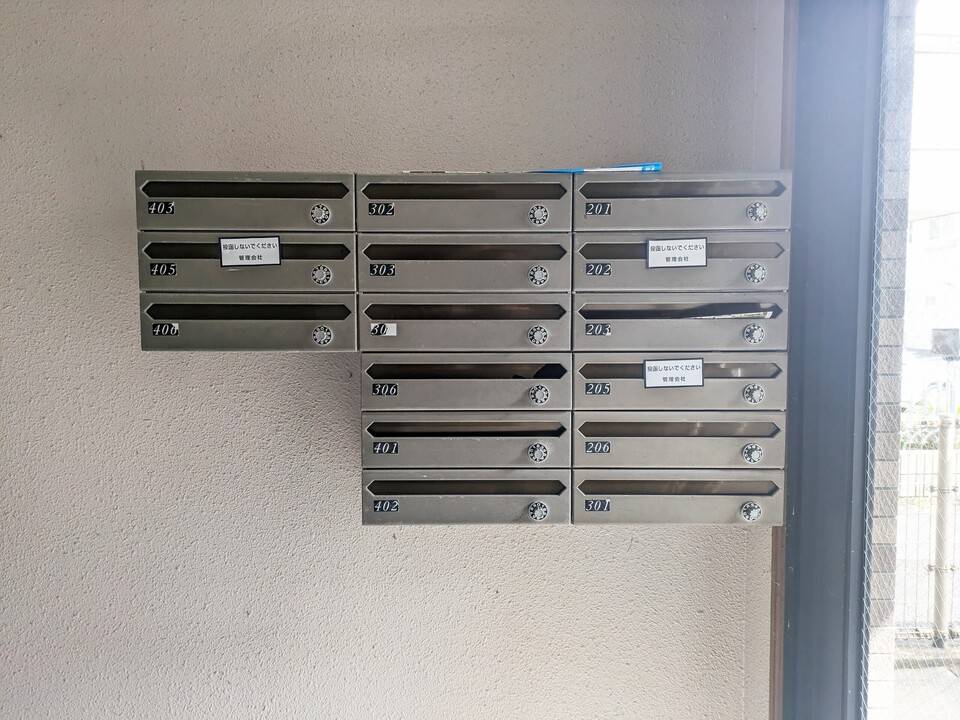 エントランス　メールBOX