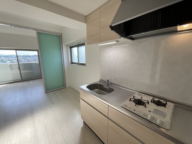 キッチン　コンパクトなキッチンで掃除もラクラク