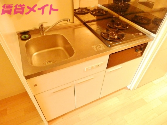 キッチン　キッチン同一物件別部屋