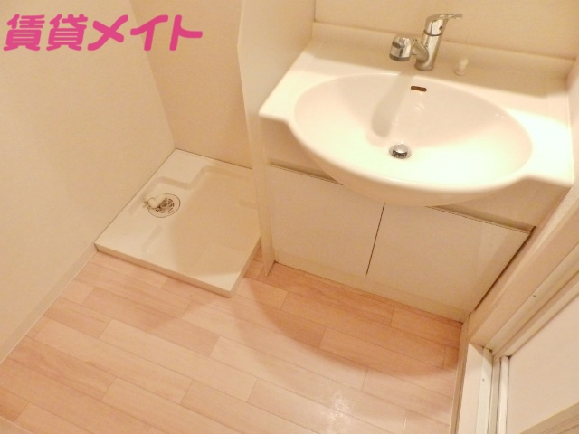 洗面設備　洗面所同一物件別部屋