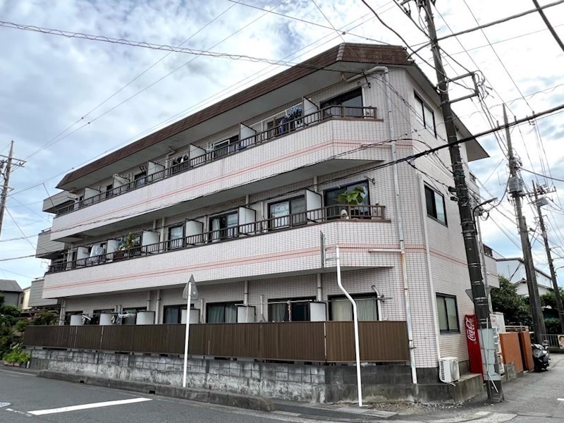 建物外観　新田駅徒歩１０分（８００ｍ）