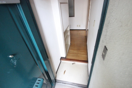 玄関　※別部屋の写真です