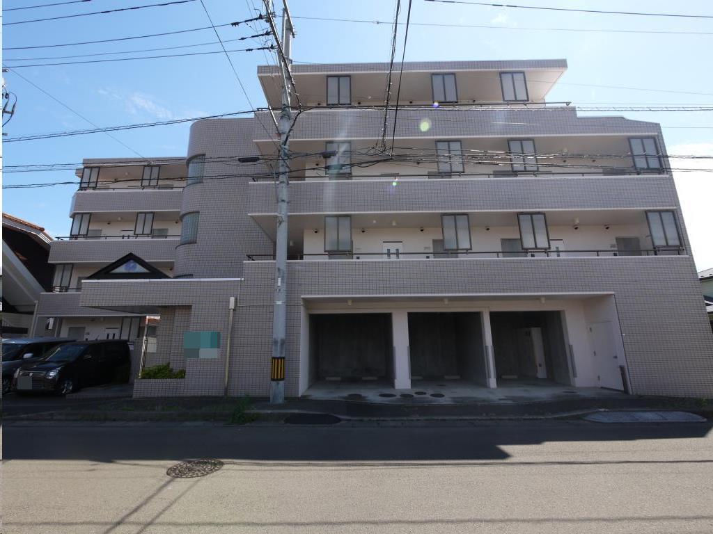 建物外観　「ロイヤルヒルズ片桐」外観写真