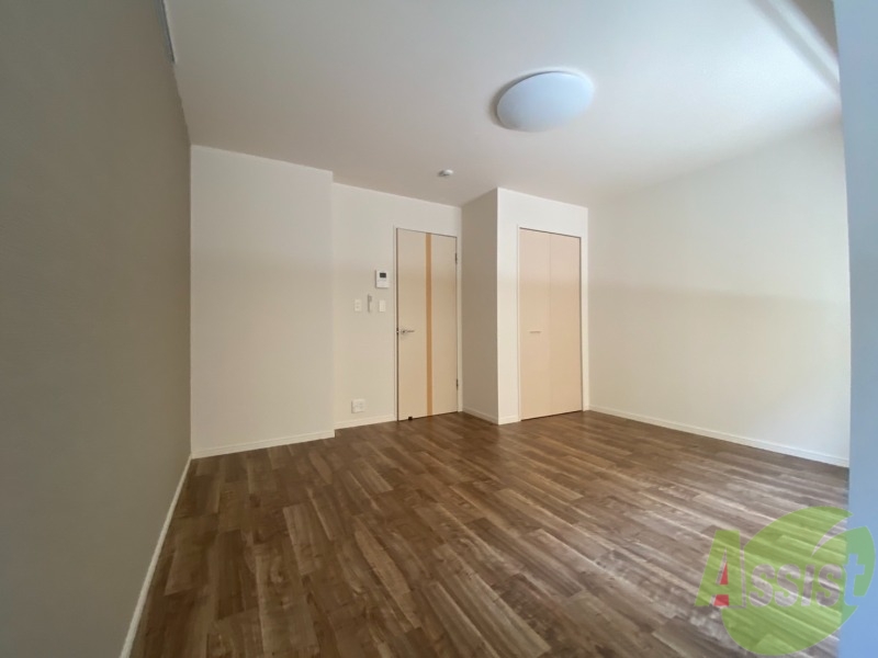 その他部屋・スペース　８．７帖の洋室なのでベッドも置けますね～。