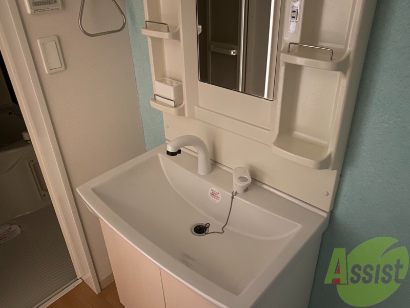 洗面設備　忙しい朝の味方、独立洗面台があるのは嬉しいですね。