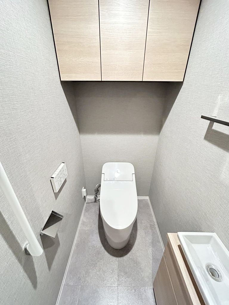 トイレ　節水型タンクレストイレ