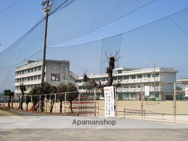 中学校　西条東中学校（中学校）まで1523m