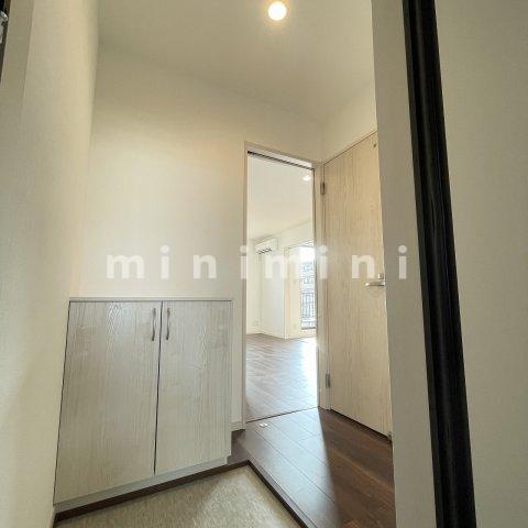 玄関　※写真は別号室のものですので現状優先とさせていただきます