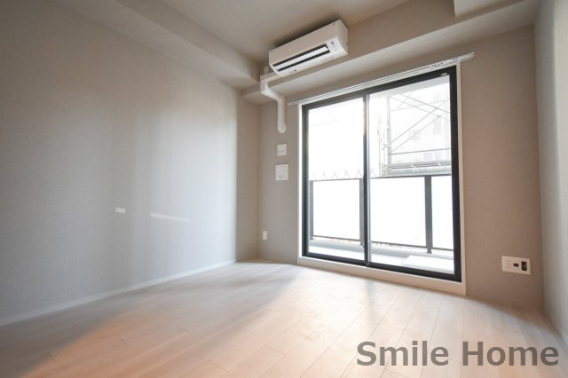 居室・リビング　エアコン付きのお部屋です