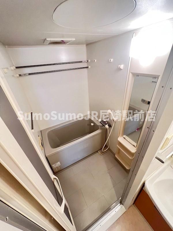 バス・シャワールーム　コンパクトで使いやすいお風呂です