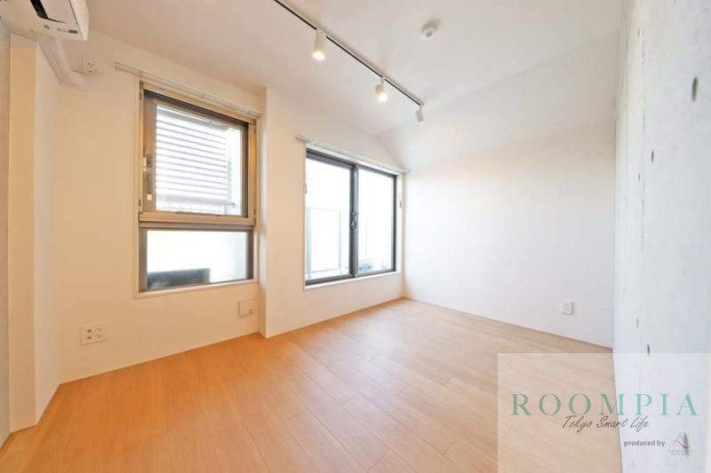 居室・リビング　室内