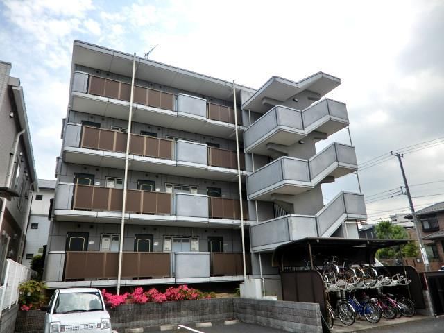 エントランス　エントランス側はこんな感じ。