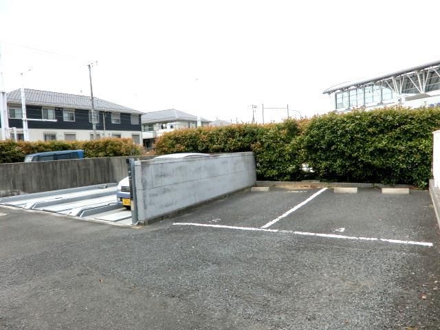 駐車場　敷地内の駐車場です。