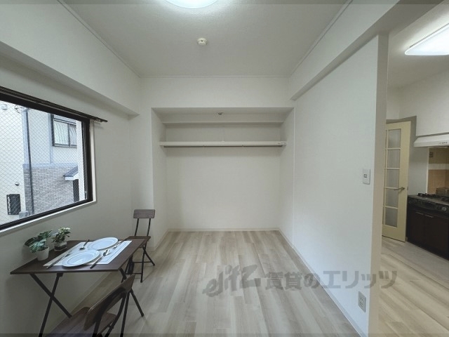 居室・リビング　洋室