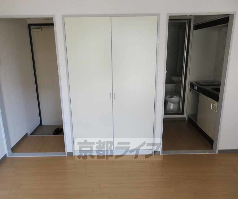 収納　収納棚付きのお部屋です