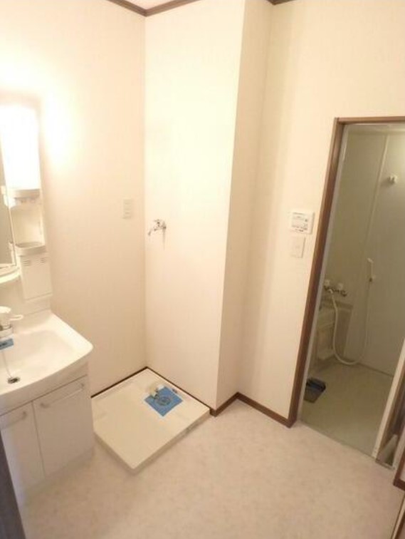 洗面設備　別部屋参照写真